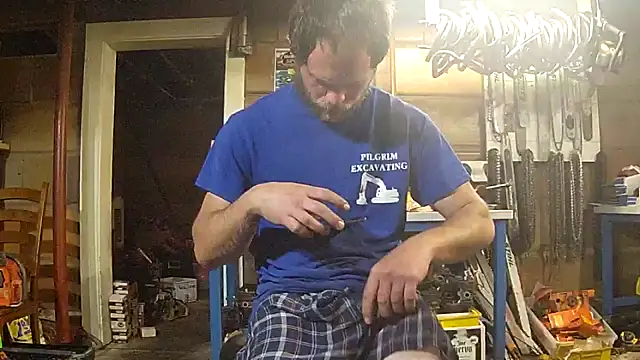 Bigoleslong98765 online show from April 3, 9:33 pm