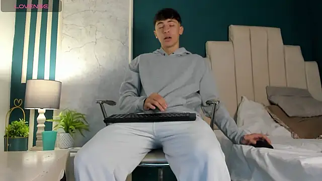 AlessandroDybala online show from December 6, 12:38 pm