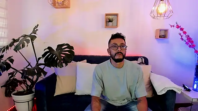 Tom cooper  online show from January 24, 1:03 pm