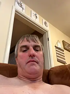 Snapshot of Fatbigtitsmarc chatting on October 25, 4:47 am Fatbigtitsmarc online show from October 25, 4:47 am