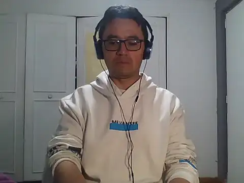 Diptongo online show from December 13, 11:11 pm