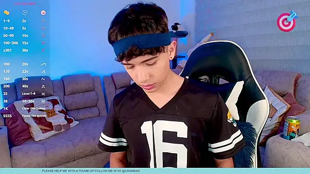 Niico Cruz online show from December 17, 10:49 pm