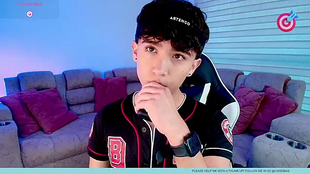 Niico Cruz online show from January 12, 10:03 pm