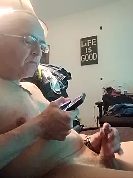 ILive2plezz online show from April 4, 11:40 am