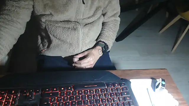 Adri gard online show from April 8, 9:01 pm