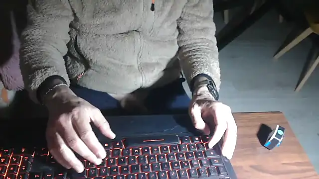 Adri gard online show from April 2, 8:49 pm