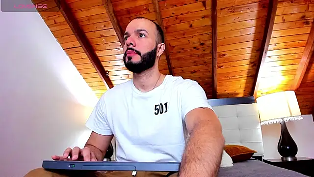 Tom Bailey online show from November 1, 1:04 pm