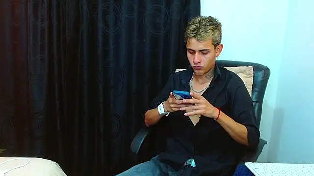 Bastiaan 28 online show from March 30, 10:55 pm