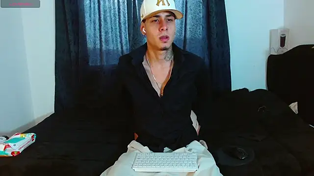 Bastiaan 28 online show from December 5, 9:00 pm