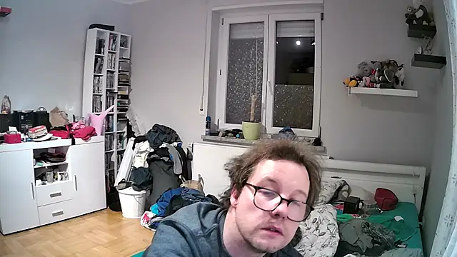 larsgessner30 online show from November 19, 9:58 pm