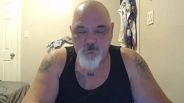 Snapshot of Newfiesausage1972 chatting on February 15, 4:56 pm Newfiesausage1972 online show from February 15, 4:56 pm