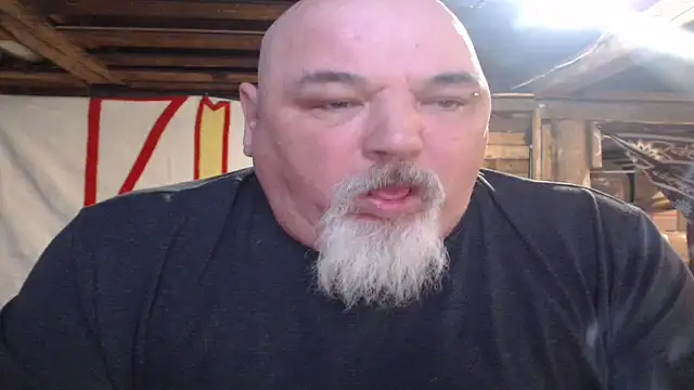 Newfiesausage1972 online show from February 22, 12:28 pm