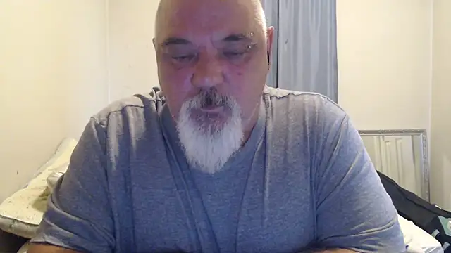 Newfiesausage1972 online show from October 20, 9:19 pm