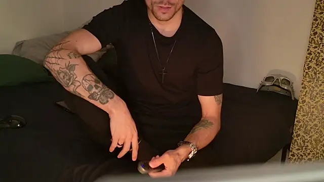 Snapshot of JackDesFeux chatting on September 11, 3:05 am JackDesFeux online show from September 11, 3:05 am