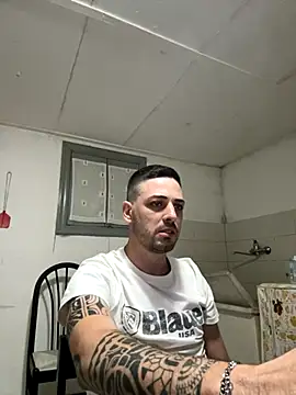 iltoscano95 online show from September 29, 6:59 pm