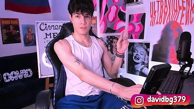 cinnamon boyxxx online show from March 23, 2:04 am