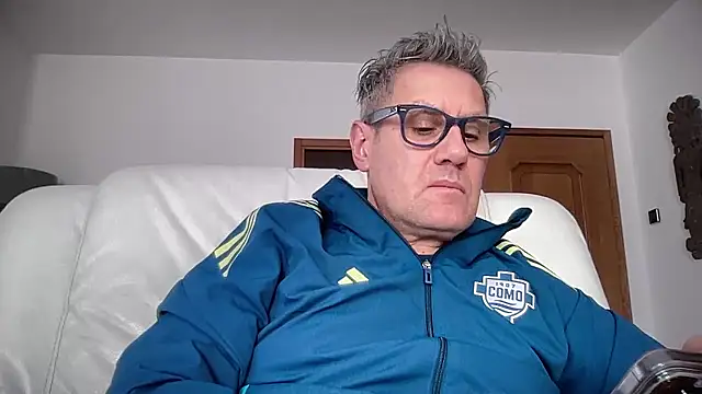 Snapshot of Britmi chatting on October 18, 12:10 pm Britmi online show from October 18, 12:10 pm