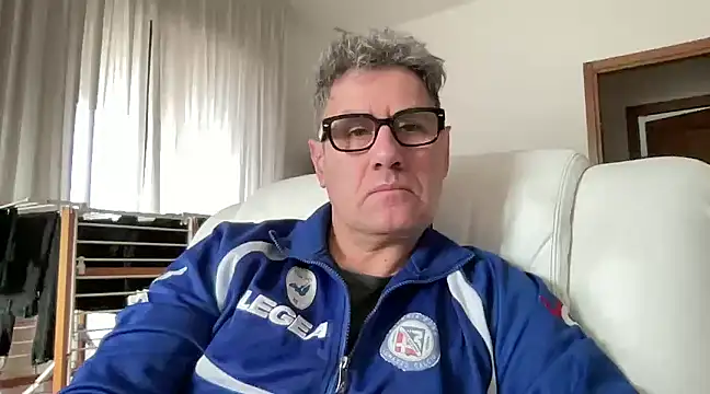 Snapshot of Britmi chatting on January 4, 9:32 am Britmi online show from January 4, 9:32 am