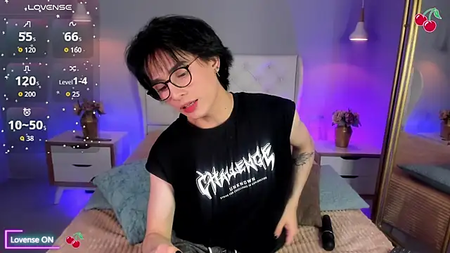 Snapshot of cherryy_boy chatting on October 20, 8:46 pm cherryy boy online show from October 20, 8:46 pm