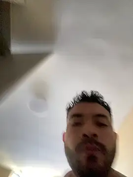 luisfer 98 online show from May 2, 7:38 pm