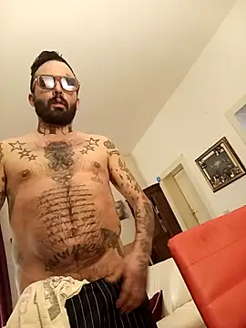 Snapshot of mistermaseratidick chatting on January 5, 4:58 am mistermaseratidick online show from January 5, 4:58 am