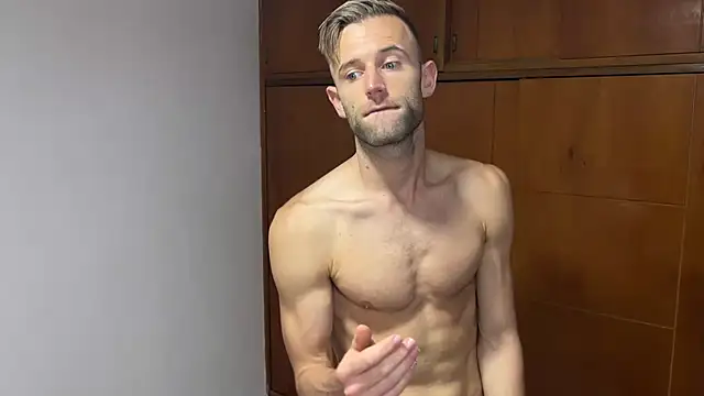 Snapshot of aquilesmade chatting on December 14, 3:04 pm aquilesmade online show from December 14, 3:04 pm