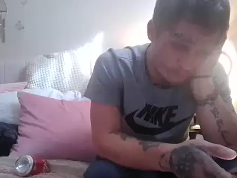 Snapshot of SpAzZ1234 chatting on February 14, 3:15 pm SpAzZ1234 online show from February 14, 3:15 pm