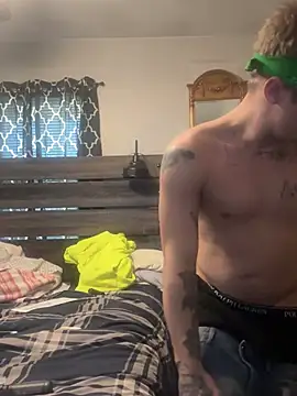 Snapshot of SpAzZ1234 chatting on February 10, 2:26 pm SpAzZ1234 online show from February 10, 2:26 pm