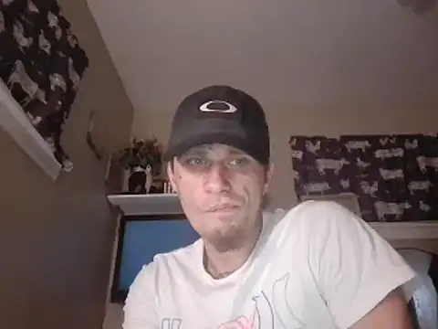 Snapshot of SpAzZ1234 chatting on March 9, 12:10 am SpAzZ1234 online show from March 9, 12:10 am