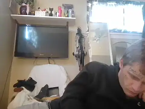 Snapshot of SpAzZ1234 chatting on March 9, 8:42 pm SpAzZ1234 online show from March 9, 8:42 pm