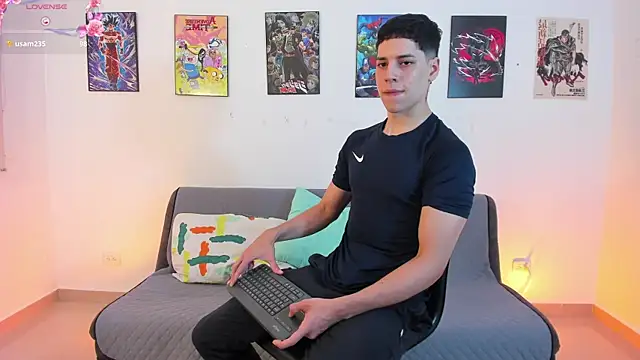 jonathanjoestar  online show from November 17, 10:35 pm