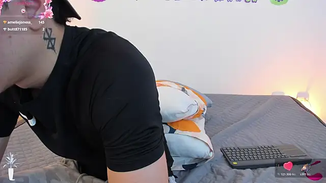 jonathanjoestar  online show from November 7, 11:41 pm