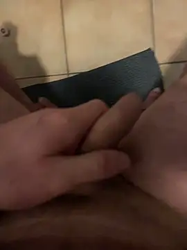 Snapshot of dimitriei chatting on March 5, 5:40 am dimitriei online show from March 5, 5:40 am