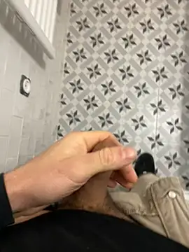 Snapshot of dimitriei chatting on December 10, 8:08 am dimitriei online show from December 10, 8:08 am