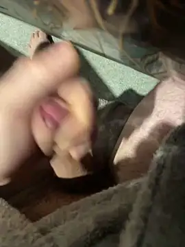 Snapshot of dimitriei chatting on December 17, 5:40 am dimitriei online show from December 17, 5:40 am