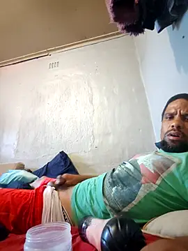 Snapshot of Tigermanboy chatting on October 8, 5:23 am Tigermanboy online show from October 8, 5:23 am