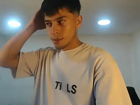 danielitopapuu online show from October 28, 2:47 am