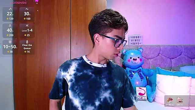 OwenBluee online show from January 23, 5:24 am