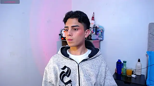 OwenBluee online show from December 16, 11:12 pm