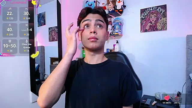 OwenBluee online show from February 6, 7:05 am