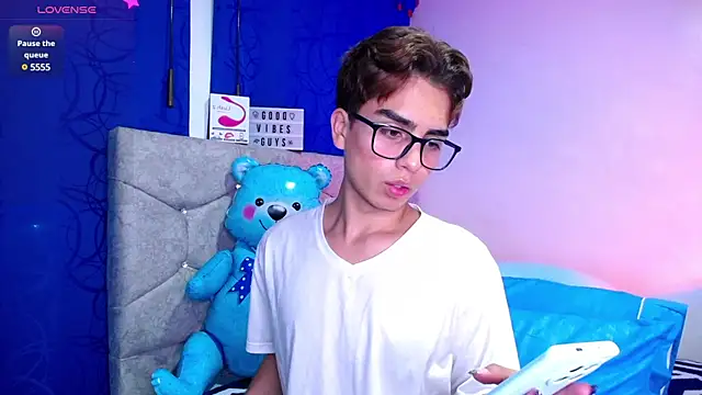 OwenBluee online show from January 29, 6:33 am