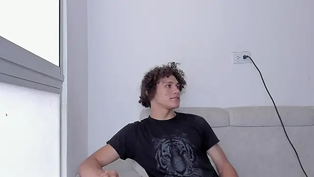 laurent nova online show from February 18, 5:44 pm