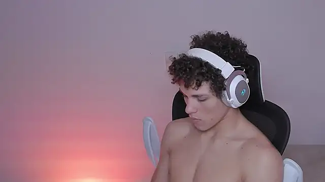 laurent nova online show from October 17, 9:02 am