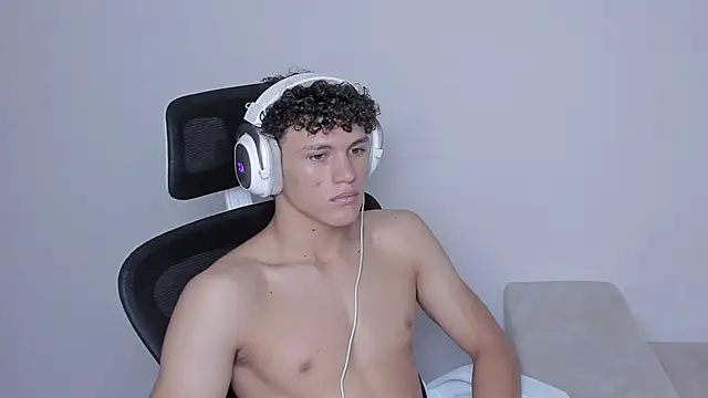 laurent nova online show from September 23, 8:08 pm