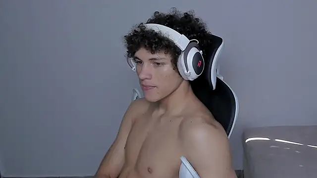 laurent nova online show from November 6, 5:49 pm