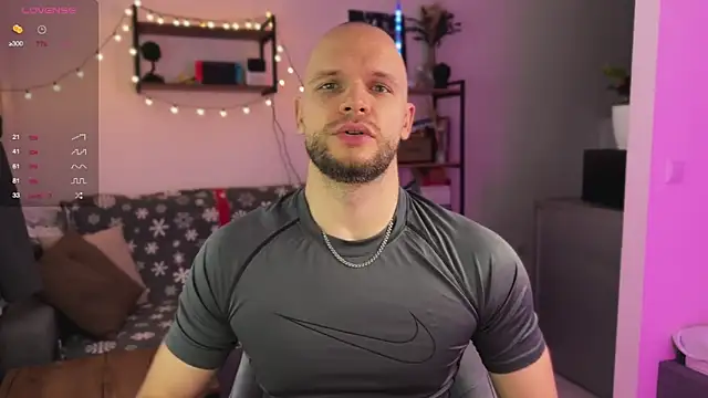 Snapshot of maxx_alexx chatting on December 24, 9:28 am maxx alexx online show from December 24, 9:28 am