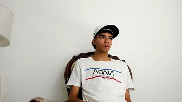 dikey 62 online show from February 18, 8:15 pm