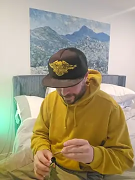 JeepinAround online show from February 4, 7:31 pm