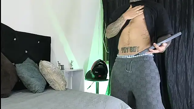 john cartter1 online show from October 2, 11:25 am