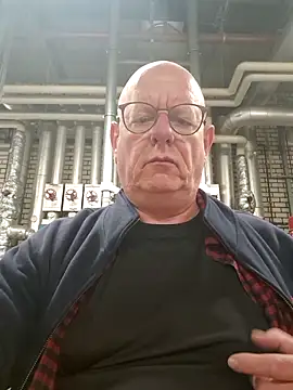 andrejoyfull64 online show from October 7, 9:24 am